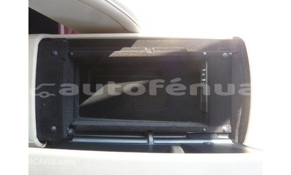 Buy Import Mercedes-Benz 190 Blue Car in Import - Dubai in Marquesas Buy Import Mercedes-Benz 190 Blue Car in Import - Dubai in Marquesas