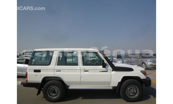 Buy Import Toyota Land Cruiser White Car in Import - Dubai in Marquesas Buy Import Toyota Land Cruiser White Car in Import - Dubai in Marquesas