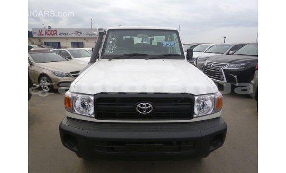 Buy Import Toyota Land Cruiser White Car in Import - Dubai in Marquesas Buy Import Toyota Land Cruiser White Car in Import - Dubai in Marquesas