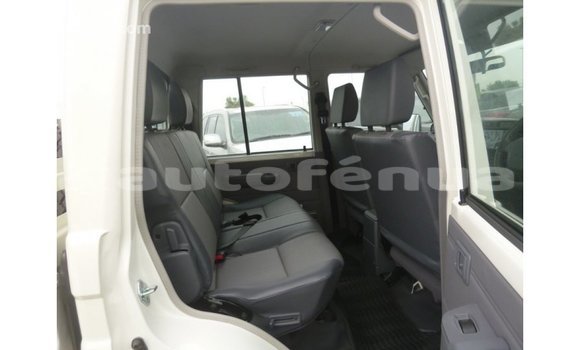 Buy Import Toyota Land Cruiser White Car in Import - Dubai in Marquesas Buy Import Toyota Land Cruiser White Car in Import - Dubai in Marquesas
