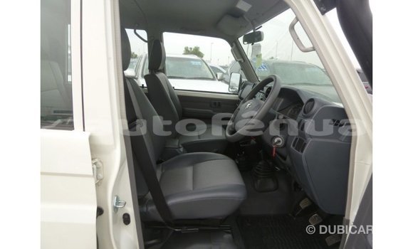 Buy Import Toyota Land Cruiser White Car in Import - Dubai in Marquesas Buy Import Toyota Land Cruiser White Car in Import - Dubai in Marquesas