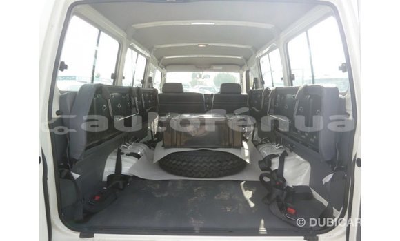 Buy Import Toyota Land Cruiser White Car in Import - Dubai in Marquesas Buy Import Toyota Land Cruiser White Car in Import - Dubai in Marquesas