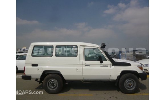 Buy Import Toyota Land Cruiser White Car in Import - Dubai in Marquesas Buy Import Toyota Land Cruiser White Car in Import - Dubai in Marquesas