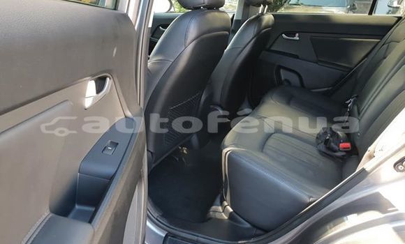 Buy Used Kia Sportage Silver Car in Papeete in Tahiti Buy Used Kia Sportage Silver Car in Papeete in Tahiti