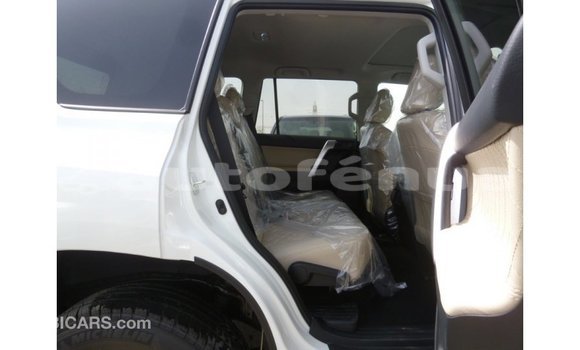 Buy Import Toyota Prado White Car in Import - Dubai in Marquesas Buy Import Toyota Prado White Car in Import - Dubai in Marquesas