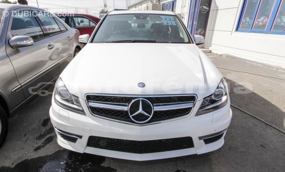 Buy Import Mercedes-Benz 200 White Car in Import - Dubai in Marquesas Buy Import Mercedes-Benz 200 White Car in Import - Dubai in Marquesas