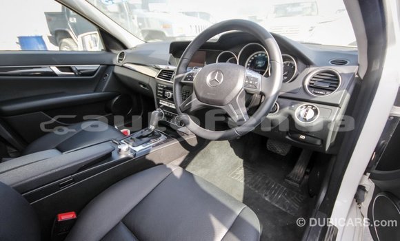 Buy Import Mercedes-Benz 200 White Car in Import - Dubai in Marquesas Buy Import Mercedes-Benz 200 White Car in Import - Dubai in Marquesas