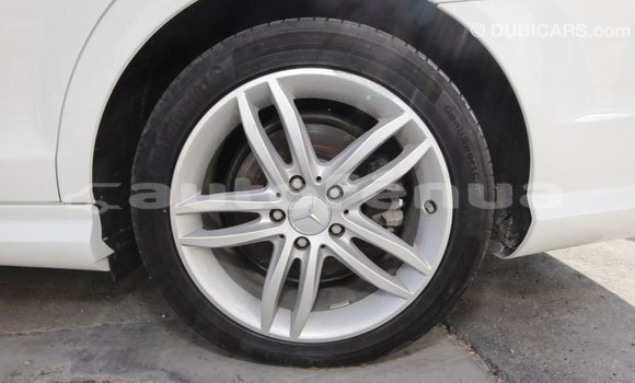 Buy Import Mercedes-Benz 200 White Car in Import - Dubai in Marquesas Buy Import Mercedes-Benz 200 White Car in Import - Dubai in Marquesas