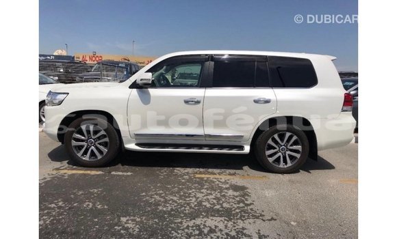 Buy Import Toyota Land Cruiser White Car in Import - Dubai in Marquesas Buy Import Toyota Land Cruiser White Car in Import - Dubai in Marquesas