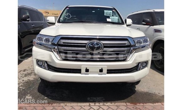 Buy Import Toyota Land Cruiser White Car in Import - Dubai in Marquesas Buy Import Toyota Land Cruiser White Car in Import - Dubai in Marquesas