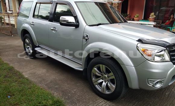 Acheter Occasion Voiture Ford Escape Gris à Fakahima, Tuamotu