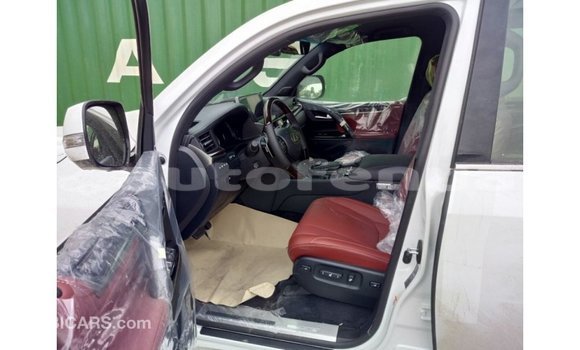 Acheter Import Voiture Lexus LX Blanc à Import - Dubai, Marquesas Acheter Import Voiture Lexus LX Blanc à Import - Dubai, Marquesas