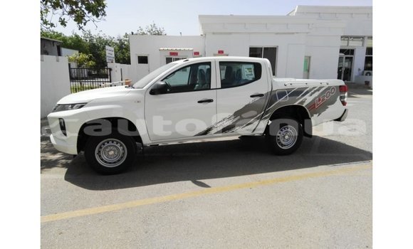 Acheter Import Voiture Mitsubishi L200 Blanc à Import - Dubai, Marquesas Acheter Import Voiture Mitsubishi L200 Blanc à Import - Dubai, Marquesas