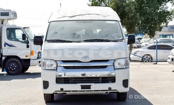 Acheter Import Voiture Toyota Hiace Blanc à Import - Dubai, Marquesas Acheter Import Voiture Toyota Hiace Blanc à Import - Dubai, Marquesas