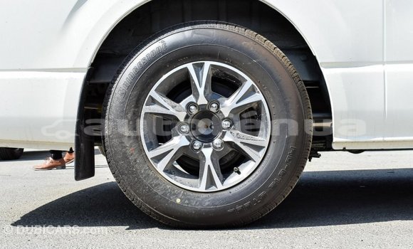 Acheter Import Voiture Toyota Hiace Blanc à Import - Dubai, Marquesas Acheter Import Voiture Toyota Hiace Blanc à Import - Dubai, Marquesas