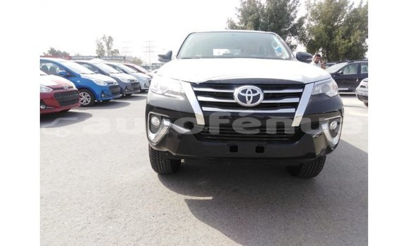 Acheter Import Voiture Toyota Fortuner Noir à Import - Dubai, Marquesas Acheter Import Voiture Toyota Fortuner Noir à Import - Dubai, Marquesas