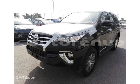 Acheter Import Voiture Toyota Fortuner Noir à Import - Dubai, Marquesas Acheter Import Voiture Toyota Fortuner Noir à Import - Dubai, Marquesas