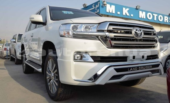 Buy Import Toyota Land Cruiser White Car in Import - Dubai in Marquesas Buy Import Toyota Land Cruiser White Car in Import - Dubai in Marquesas