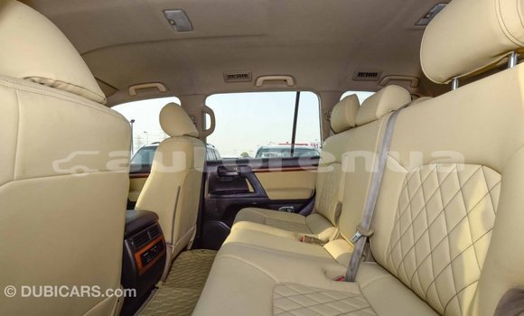 Buy Import Toyota Land Cruiser White Car in Import - Dubai in Marquesas Buy Import Toyota Land Cruiser White Car in Import - Dubai in Marquesas