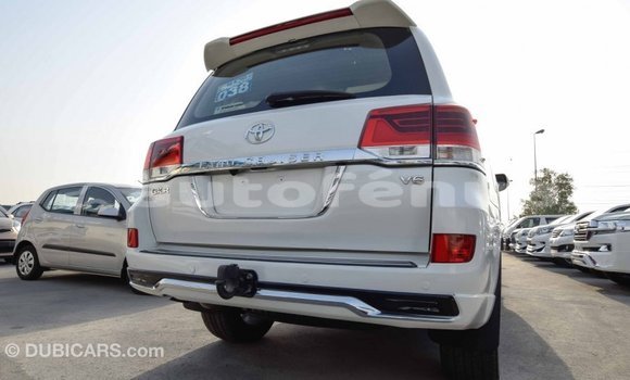 Buy Import Toyota Land Cruiser White Car in Import - Dubai in Marquesas Buy Import Toyota Land Cruiser White Car in Import - Dubai in Marquesas