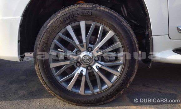 Buy Import Toyota Land Cruiser White Car in Import - Dubai in Marquesas Buy Import Toyota Land Cruiser White Car in Import - Dubai in Marquesas