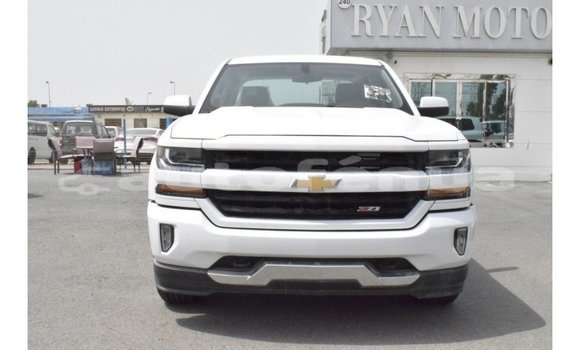 Acheter Import Voiture Chevrolet Silverado Blanc à Import - Dubai, Marquesas