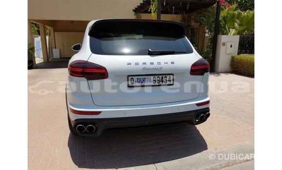 Acheter Import Voiture Porsche Cayenne Blanc à Import - Dubai, Marquesas Acheter Import Voiture Porsche Cayenne Blanc à Import - Dubai, Marquesas