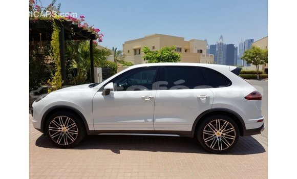 Acheter Import Voiture Porsche Cayenne Blanc à Import - Dubai, Marquesas Acheter Import Voiture Porsche Cayenne Blanc à Import - Dubai, Marquesas