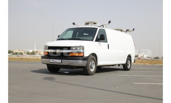 Acheter Import Voiture Chevrolet Express Blanc à Import - Dubai, Marquesas