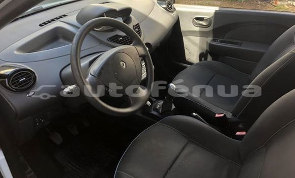 Buy Import Renault Twingo White Car in Mahina in Tahiti Buy Import Renault Twingo White Car in Mahina in Tahiti