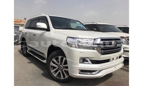 Acheter Import Voiture Toyota Land Cruiser Blanc à Import - Dubai, Marquesas Acheter Import Voiture Toyota Land Cruiser Blanc à Import - Dubai, Marquesas