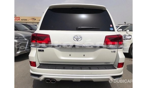 Acheter Import Voiture Toyota Land Cruiser Blanc à Import - Dubai, Marquesas Acheter Import Voiture Toyota Land Cruiser Blanc à Import - Dubai, Marquesas