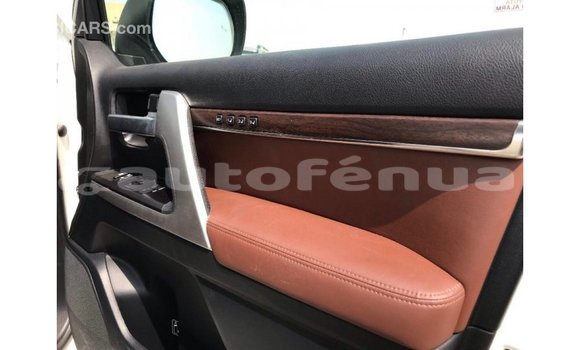 Buy Import Toyota Land Cruiser White Car in Import - Dubai in Marquesas Buy Import Toyota Land Cruiser White Car in Import - Dubai in Marquesas