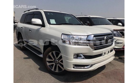 Buy Import Toyota Land Cruiser White Car in Import - Dubai in Marquesas Buy Import Toyota Land Cruiser White Car in Import - Dubai in Marquesas