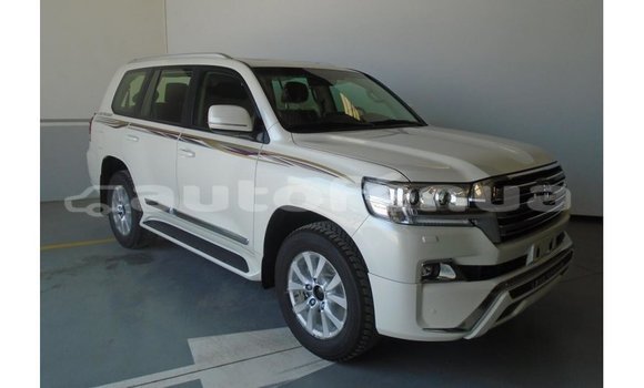 Acheter Import Voiture Toyota Land Cruiser Blanc à Import - Dubai, Marquesas Acheter Import Voiture Toyota Land Cruiser Blanc à Import - Dubai, Marquesas