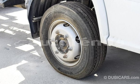 Acheter Import Voiture Mercedes-Benz 190 Blanc à Import - Dubai, Marquesas Acheter Import Voiture Mercedes-Benz 190 Blanc à Import - Dubai, Marquesas
