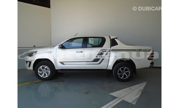 Acheter Import Voiture Toyota Hilux Blanc à Import - Dubai, Marquesas Acheter Import Voiture Toyota Hilux Blanc à Import - Dubai, Marquesas
