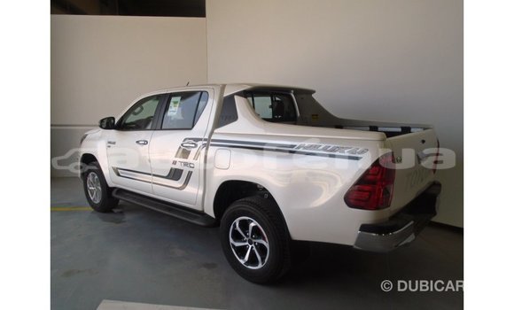 Acheter Import Voiture Toyota Hilux Blanc à Import - Dubai, Marquesas Acheter Import Voiture Toyota Hilux Blanc à Import - Dubai, Marquesas