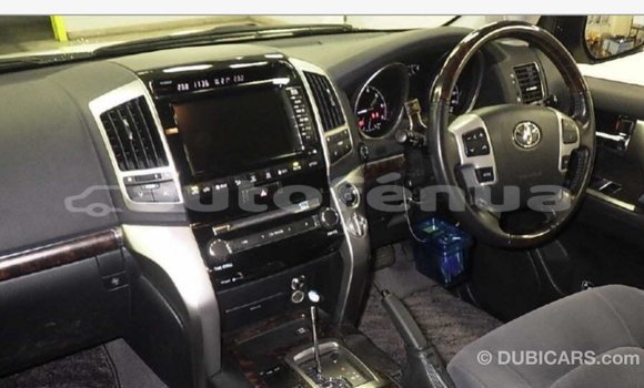 Buy Import Toyota Land Cruiser White Car in Import - Dubai in Marquesas Buy Import Toyota Land Cruiser White Car in Import - Dubai in Marquesas