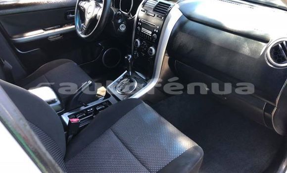 Buy Used Suzuki Vitara Silver Car in Mahina in Tahiti Buy Used Suzuki Vitara Silver Car in Mahina in Tahiti