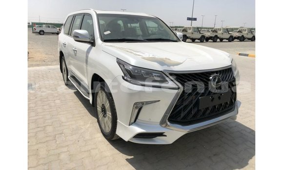 Acheter Import Voiture Lexus LX Blanc à Import - Dubai, Marquesas Acheter Import Voiture Lexus LX Blanc à Import - Dubai, Marquesas