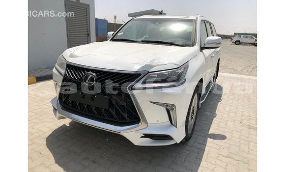 Acheter Import Voiture Lexus LX Blanc à Import - Dubai, Marquesas Acheter Import Voiture Lexus LX Blanc à Import - Dubai, Marquesas
